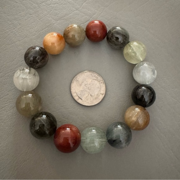 Large polished quartz beaded stretch bracelet - Picture 3 of 3